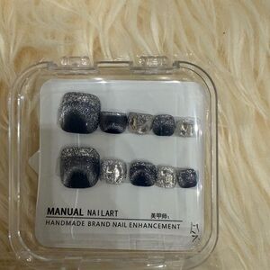 Brand new Press on toe nails cat eye polish